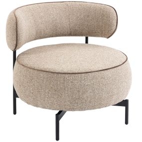 Butaca de salón giratoria tapizada en lino beige con asiento amplio y patas de metal
