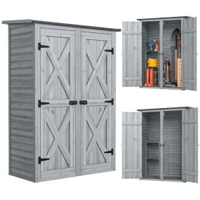 Caseta de jardín de madera 115x53x156 cm gris con puertas dobles, 2 estantes y techo inclinado