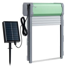 Puerta automática solar para gallinero con mando 40 m sensor de luz 4 modos temporizador USB y antipellizco