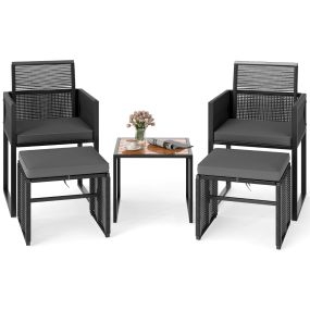 Juego de Muebles de Patio de Ratán PE de 5 Piezas con Otomanas Cojines y Mesa de Café de Madera Acacia Juego de Conversación Exterior Gris