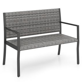 Banco de ratán 2 plazas con estructura metálica, respaldo, reposabrazos y asiento acolchado gris