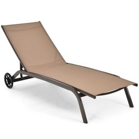 Tumbona regulable para patio con ruedas y tejido de secado rápido marrón