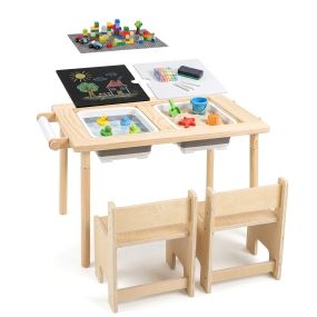 Juego de mesa infantil de madera natural con dos sillas y almacenamiento, superficie reversible